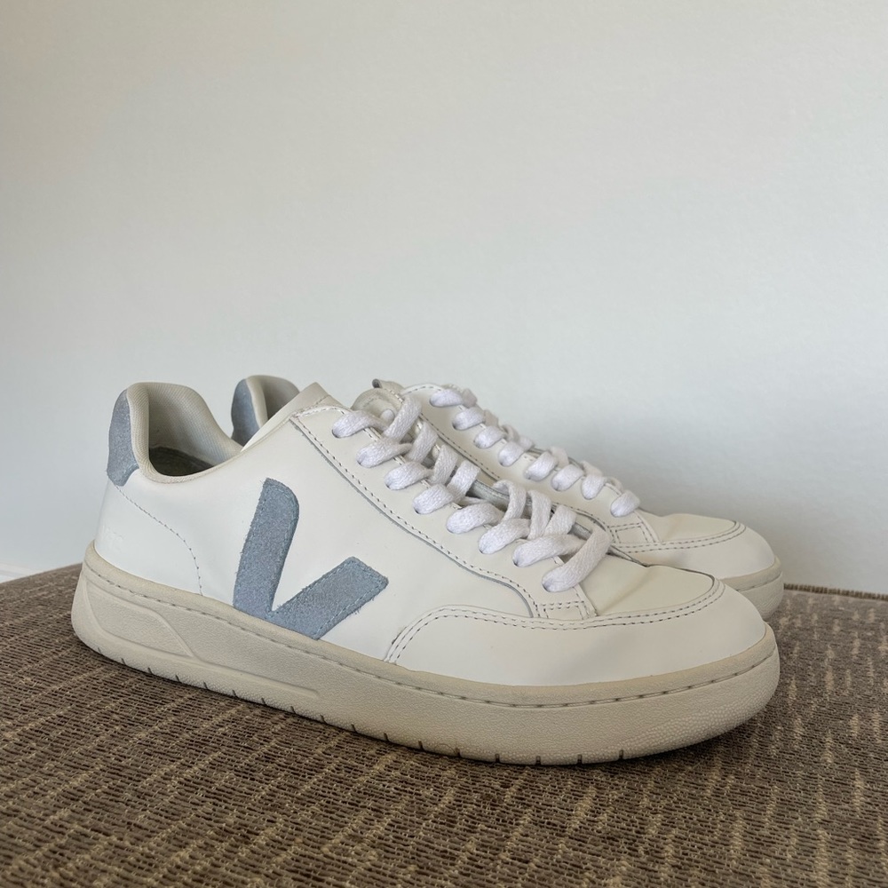 VEJA V-12 LEATHER WHITE STEEL